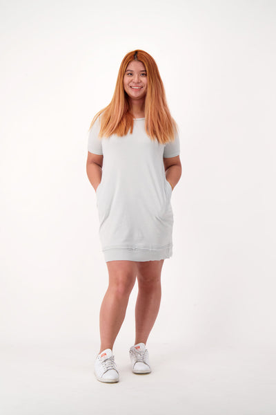 short sleeve pocket dress in white